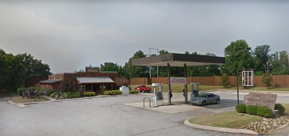Convenience Store Lancaster : 7090 Dale Ridge Rd, Lancaster, TN 38569